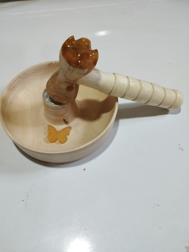 ظروف چوبی . گردو شکن . همراه با چکش