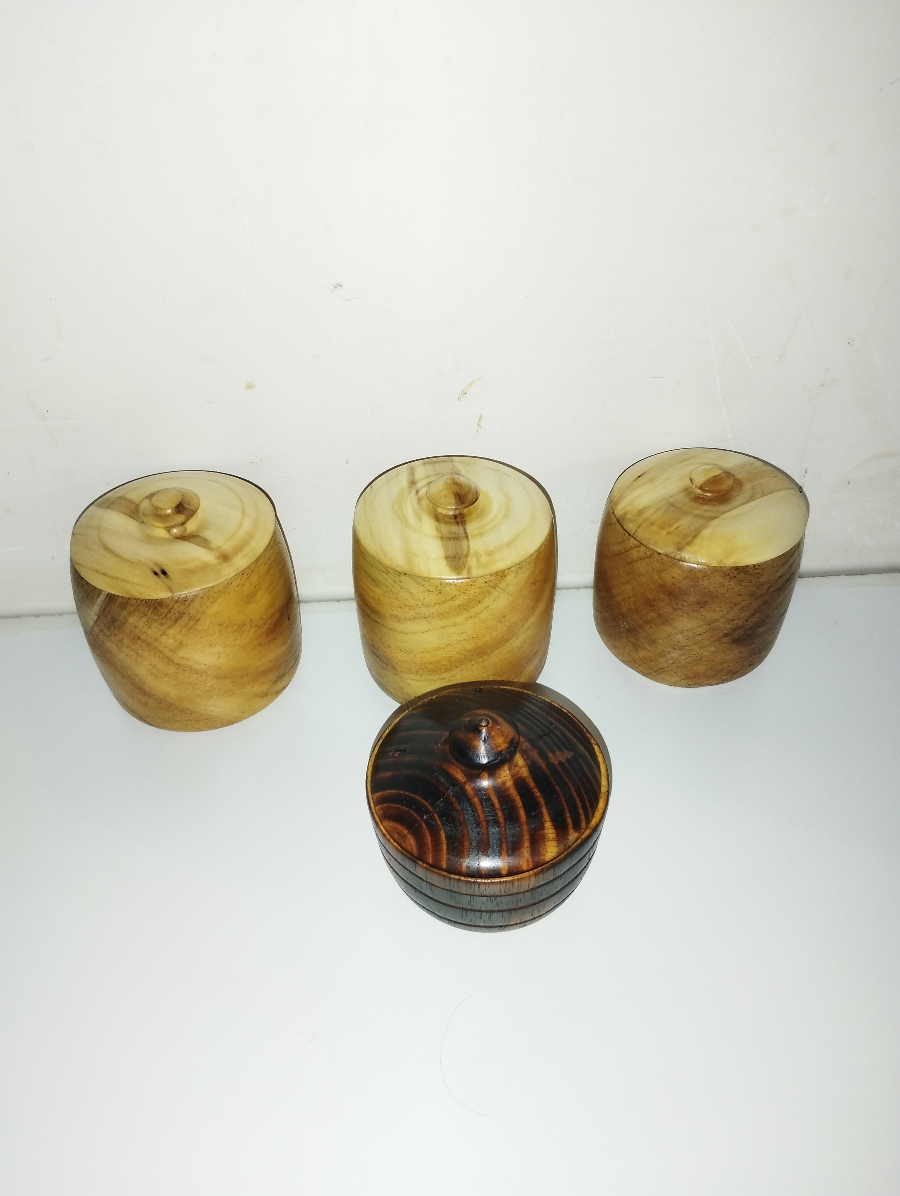قندان چوبی . خراطی . سبک و شیک