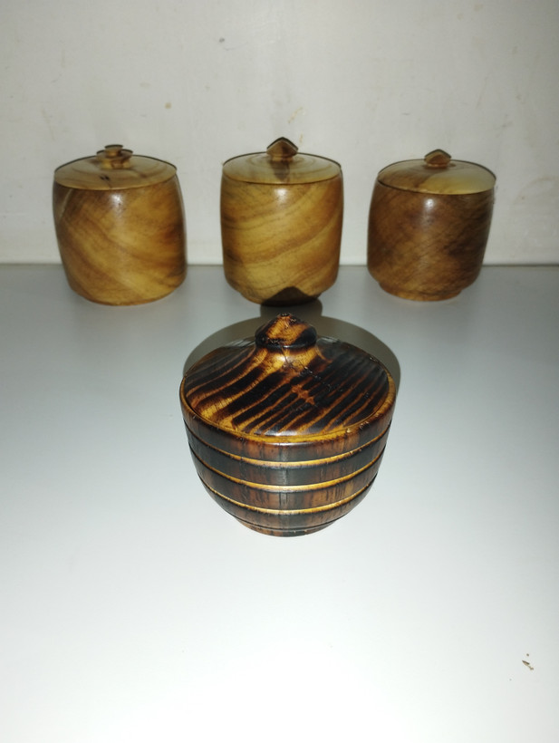 قندان چوبی . خراطی . سبک و شیک